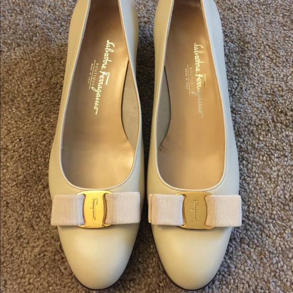 Women’s Salvatore Ferragamo shoes size 9 - Picture 2 of 7